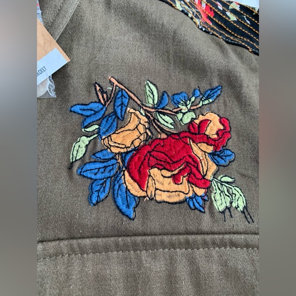 Tru Luxe Jeans Multicolor Embroidered Utility Jacket - Picture 8 of 16